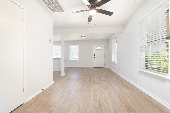 Building Photo - 309 Buhler Dr