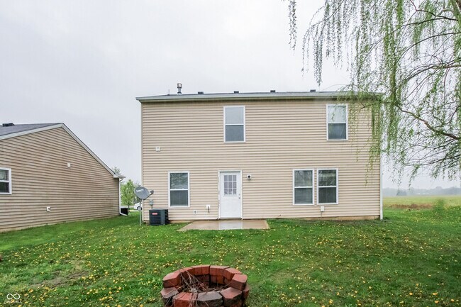 Building Photo - 2002 Bridlewood Dr