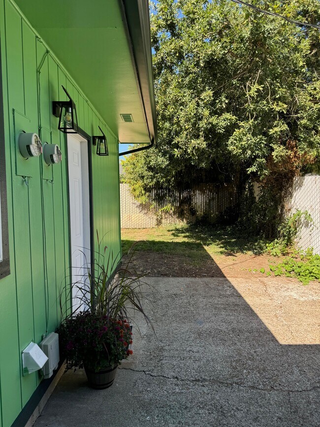 Building Photo - 1235 Broadway St SW