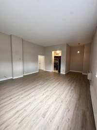 Building Photo - 1121 N Waverly Pl