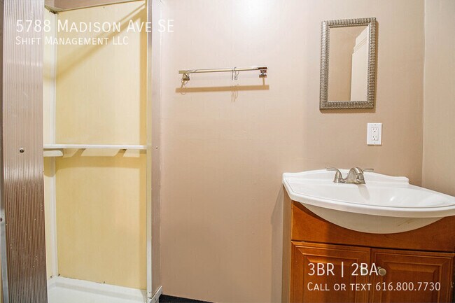 Building Photo - 5788 Madison Ave SE