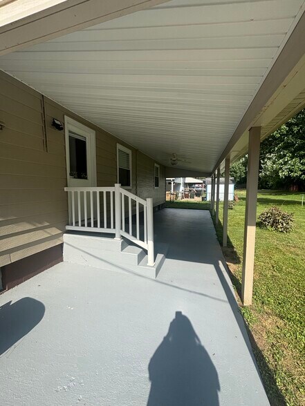 Building Photo - 977 Magie Ave