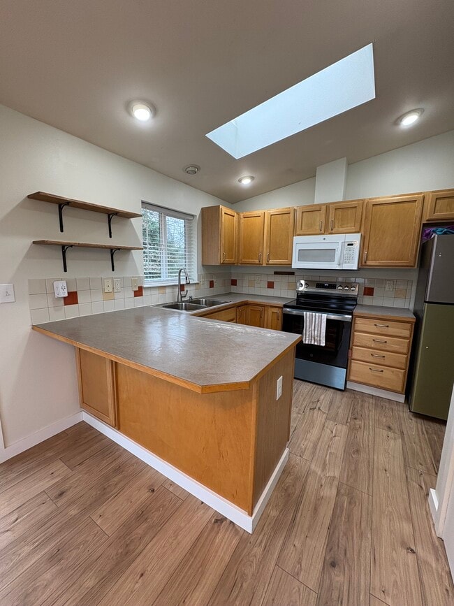 Building Photo - 17427 73rd Dr NE