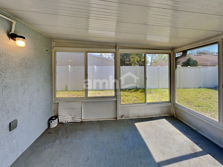 Building Photo - 5611 Brookdale Way