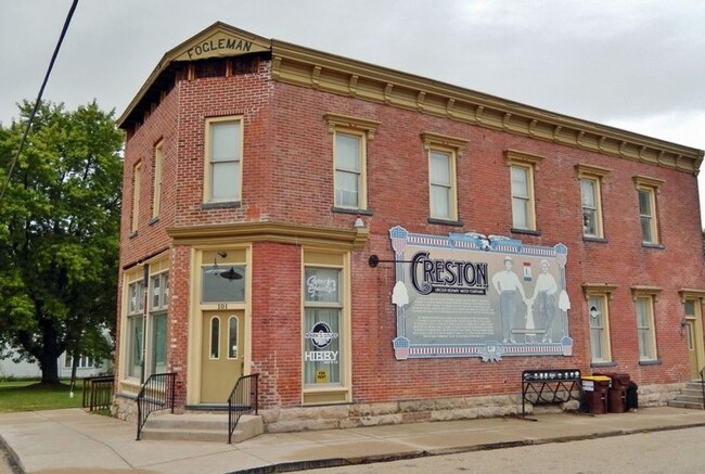 Primary Photo - 101 N Main St