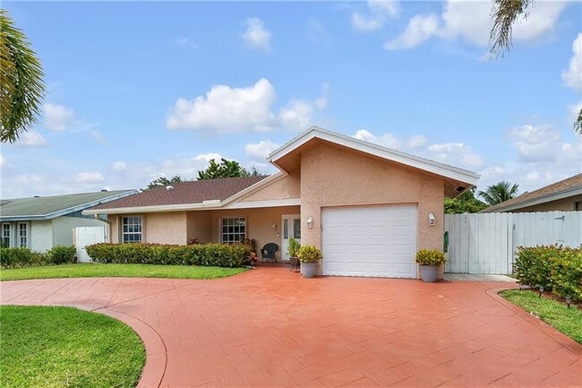 Building Photo - 7425 SW 14th Ct