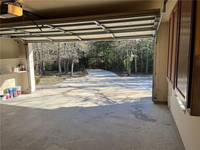 Building Photo - 137 Hornsby Trail