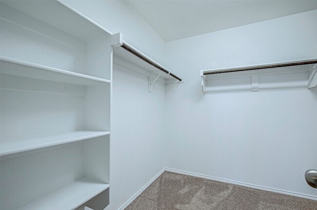 Building Photo - 120 Abelia Dr