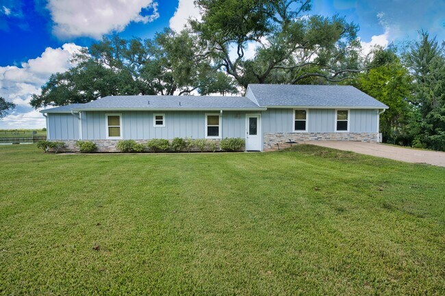 Building Photo - 1288 County Rd 297