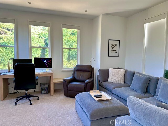 Building Photo - 1 Lucania Dr