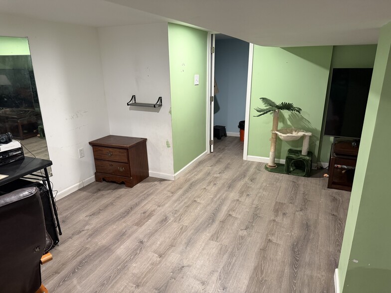 Building Photo - 263 S Haviland Ave