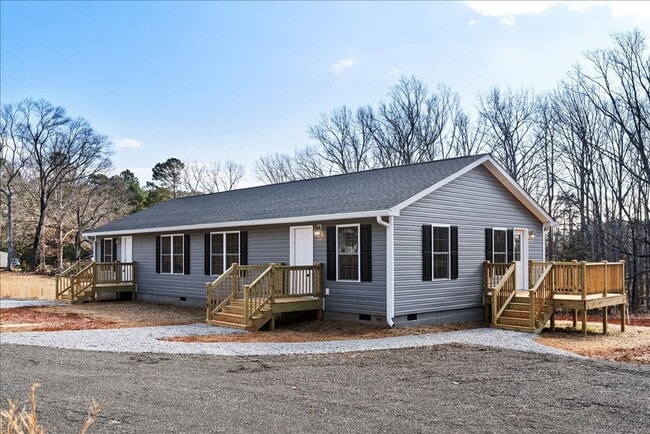 Building Photo - The Home You’ve Been Searching For!