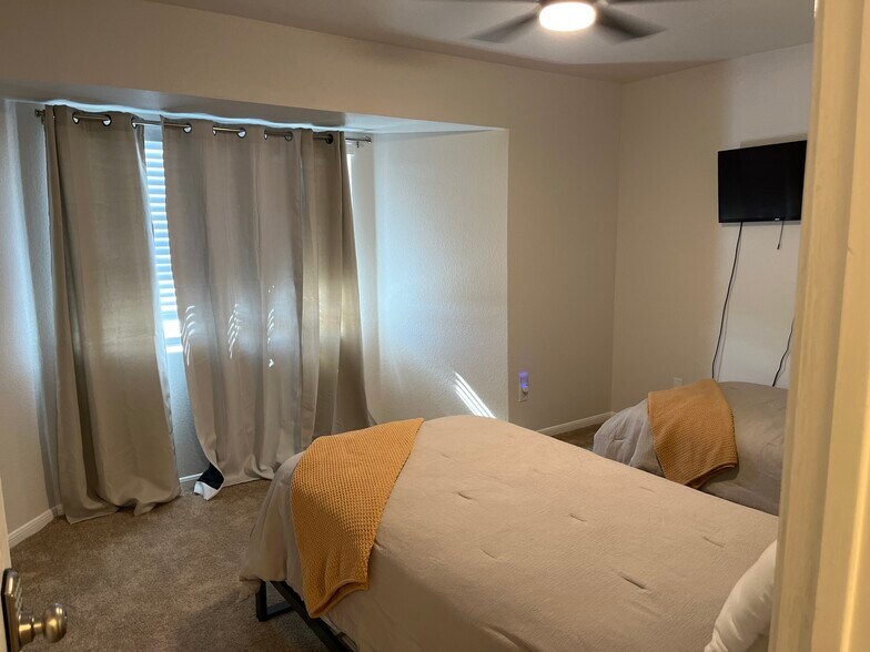Building Photo - 2812 Cantabrian Dr