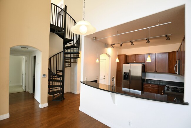 Building Photo - Centennial Condo for Rent! Outdoor Pool an...