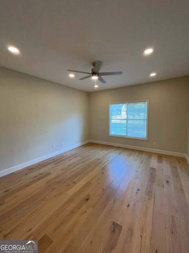 Building Photo - 1206 St Andrews Dr