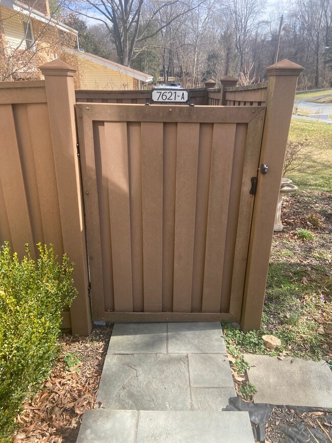 Gated Private Entry - 7621 Carteret Rd