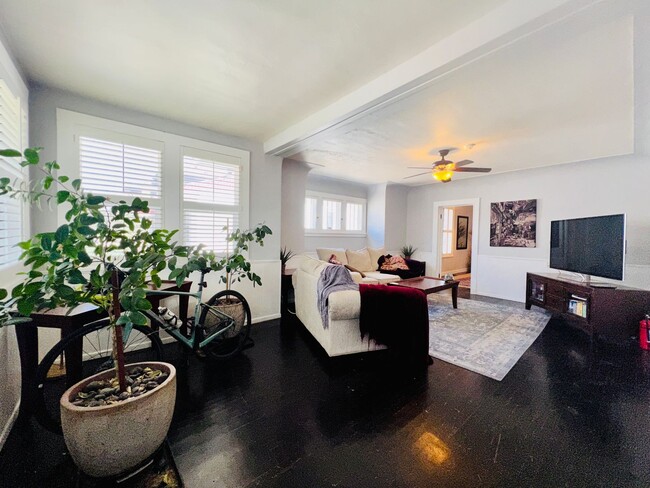 Building Photo - $0 DEPOSIT OPTION, CHARMING 3 BED 2 BATH TRADITIONAL BRICK HOME!! HUGE YARD, DETACHED GARAGE, COM...