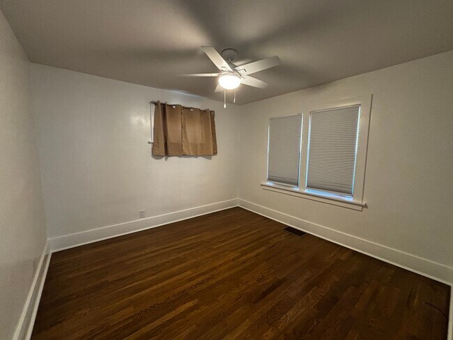Building Photo - 3 Bedroom 2 Bathroom Home Near FE Warren & Frontier Park