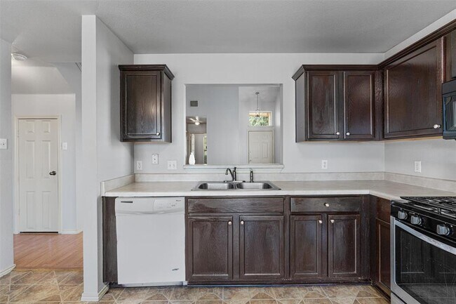 Building Photo - 14813 Falling Stone Ln