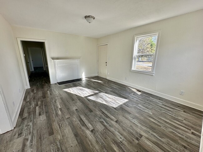 Building Photo - 2026 Lee Ct SW