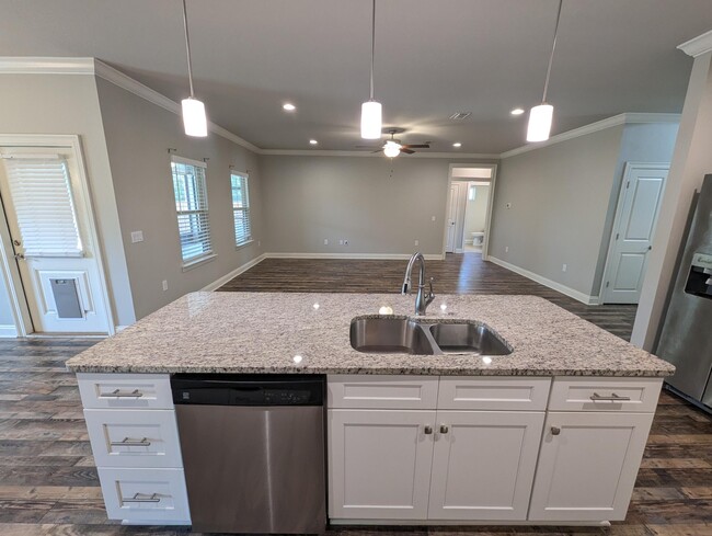 Building Photo - 8934 E River Dr