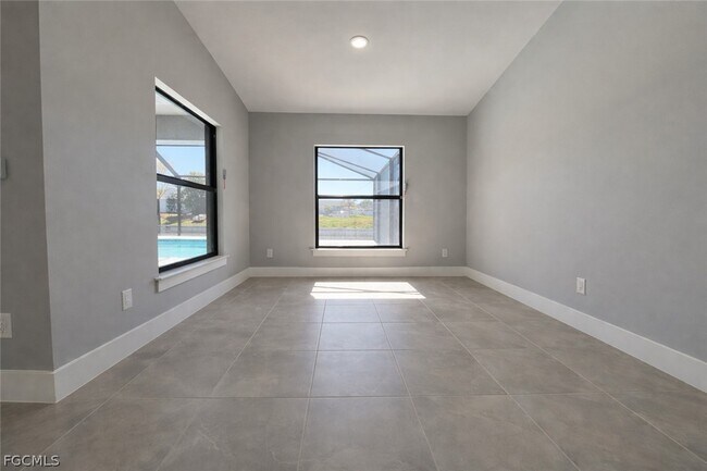 Building Photo - 224 SE 13th Terrace