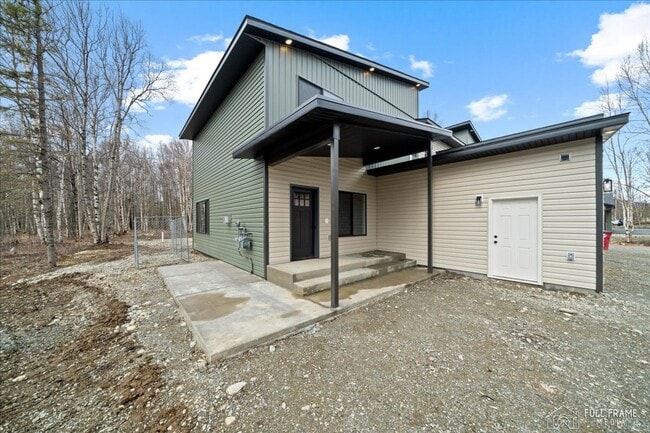 Building Photo - 7442 N Paw St