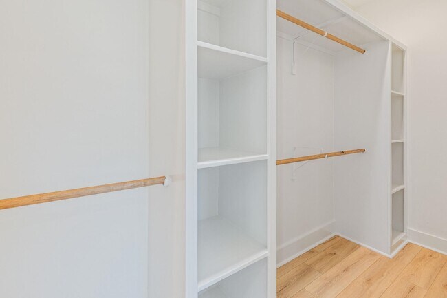 Building Photo - 927 Magdalena Street