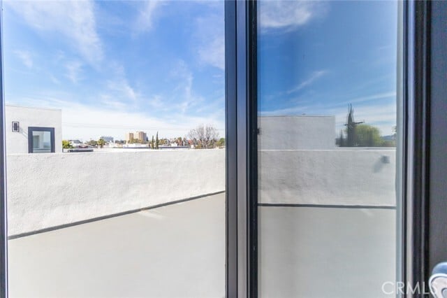 Building Photo - 5130 Riverton Ave