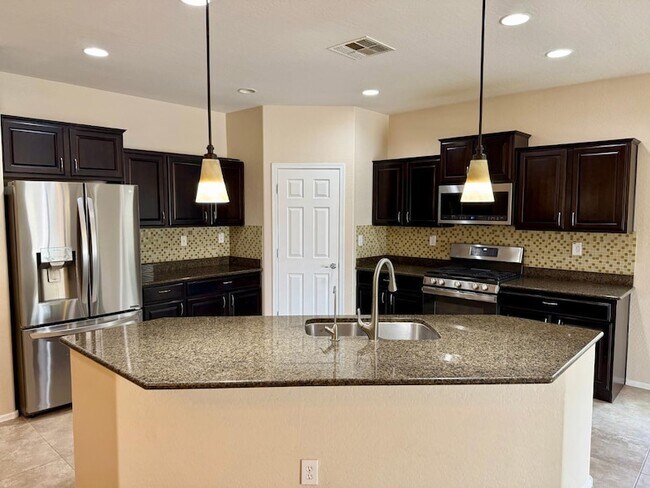 Building Photo - 1929 W Black Hill Rd