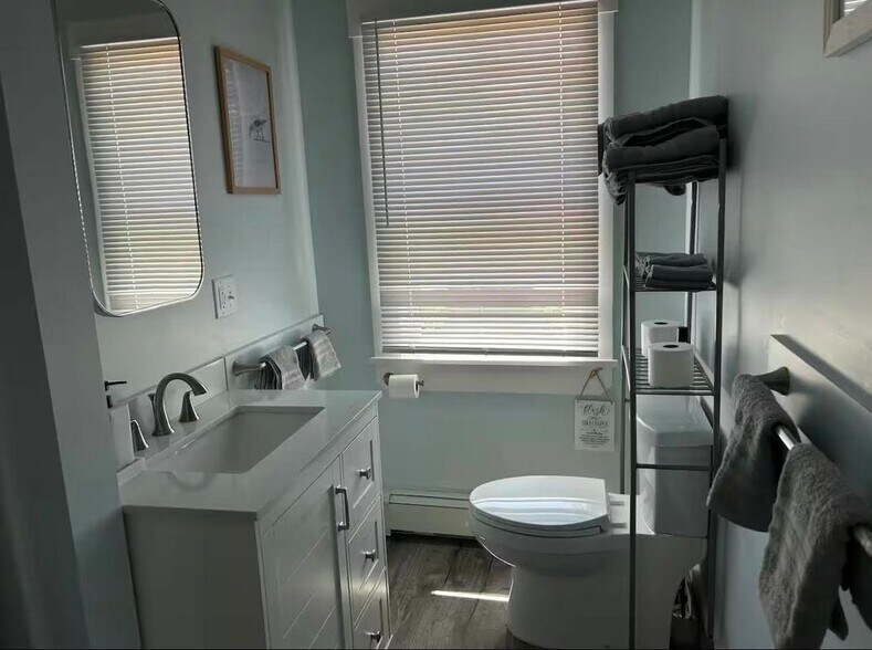 Building Photo - 1300 Ocean 3