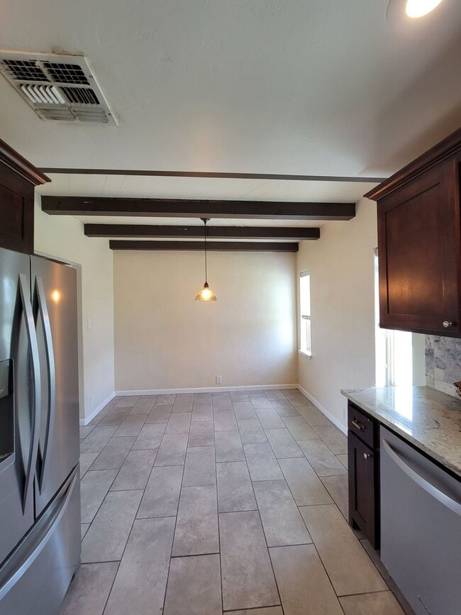 Building Photo - Charming Central Tucson Retreat with Updat...