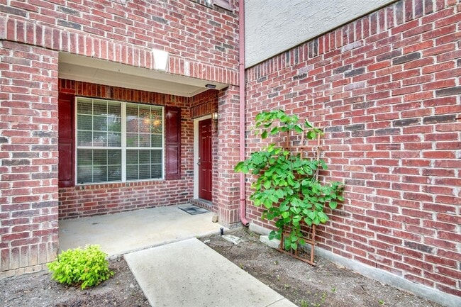 Building Photo - 73 Verde Ranch Loop