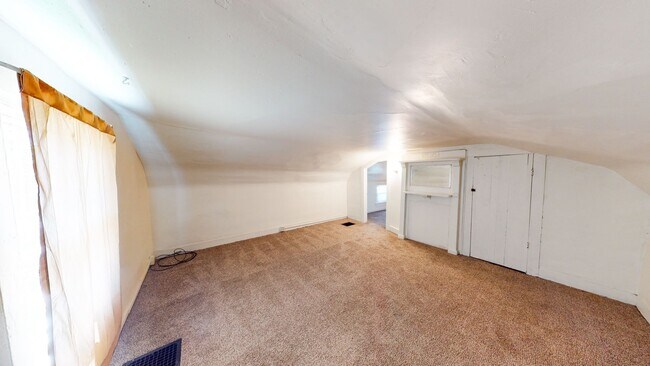 Building Photo - 1 Bed 1 Bath House for Rent in Butler