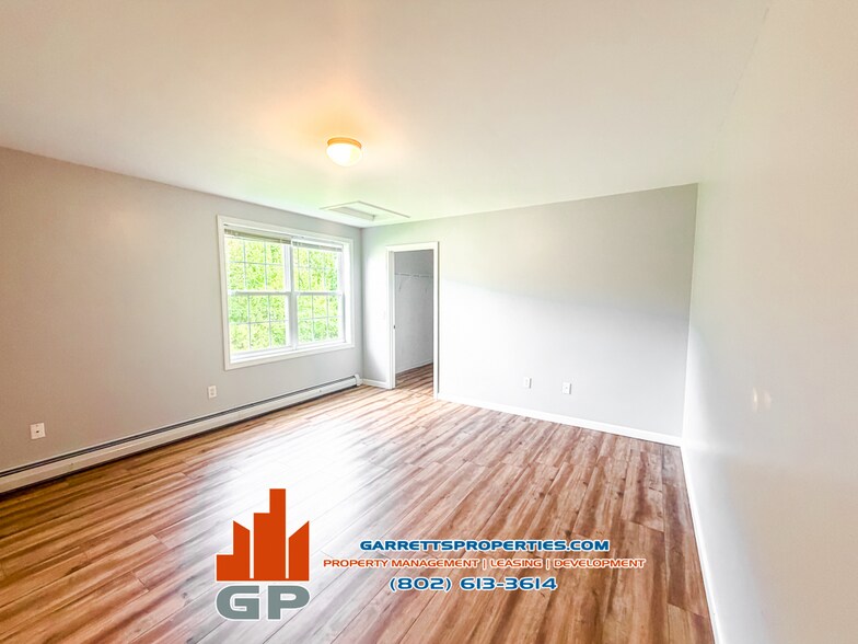 Building Photo - 14 Giles Dr