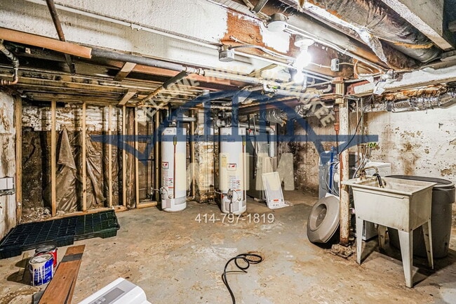 Building Photo - 2525 S Logan Ave