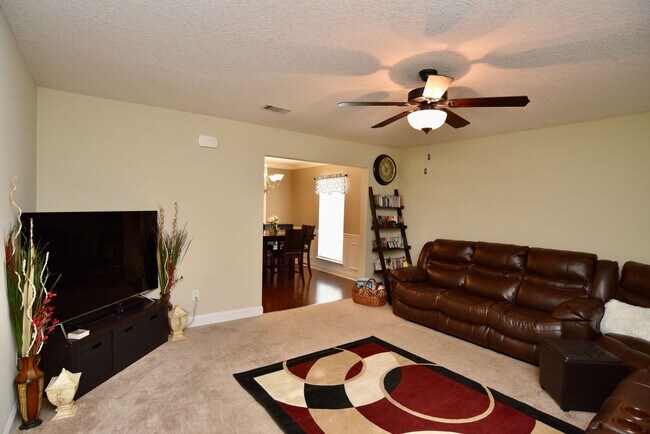 Building Photo - 253 Augusta Way