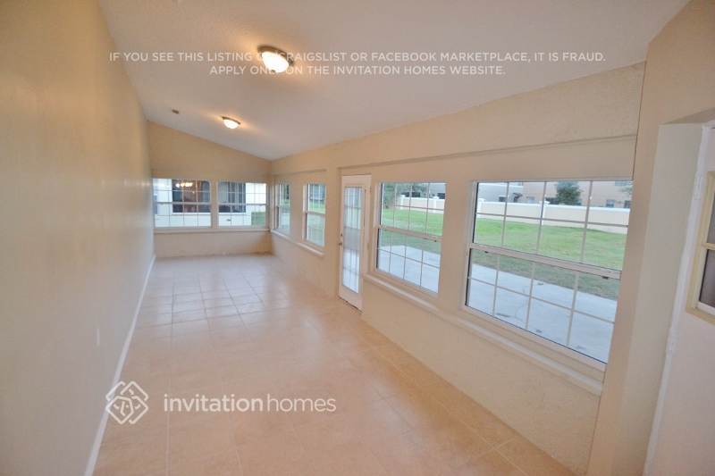 Building Photo - 2442 Sweetwater Blvd