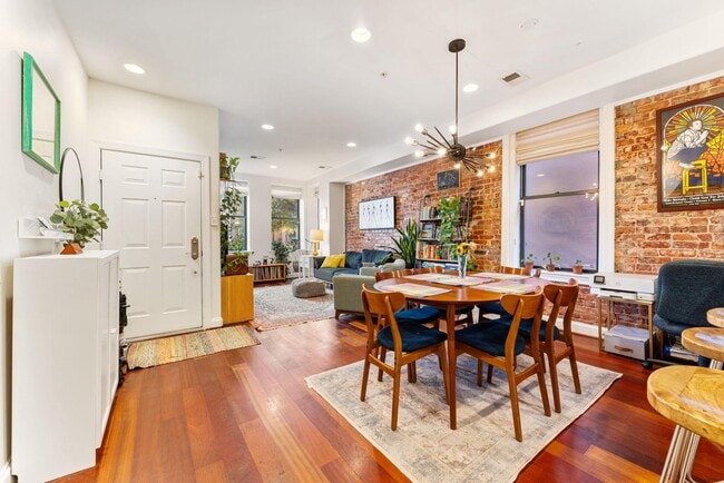 Building Photo - 1105 Park Rd NW