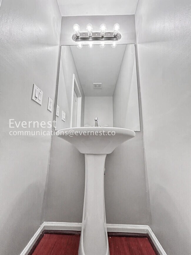 Building Photo - 1153 Smith St SW