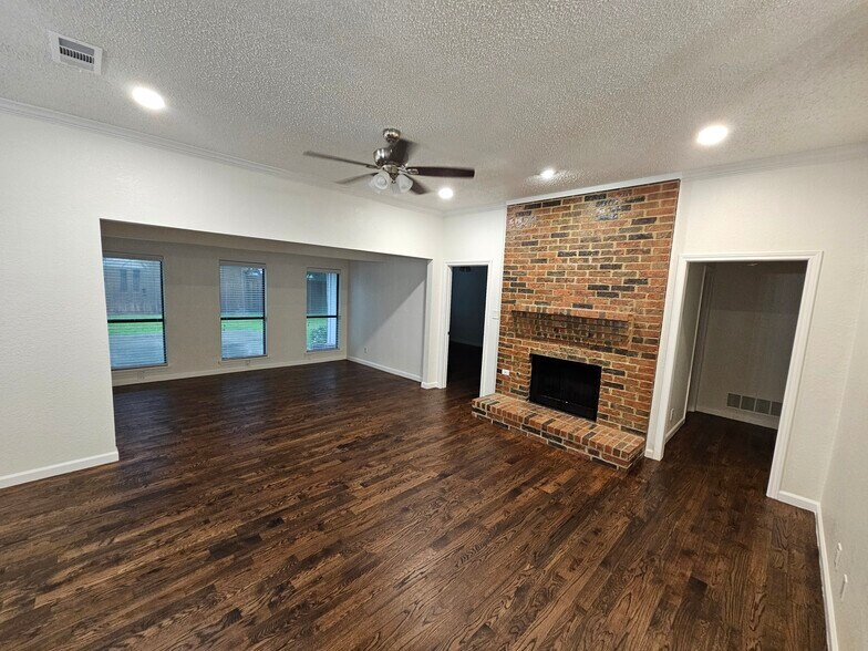 Building Photo - 224 Simmons Dr