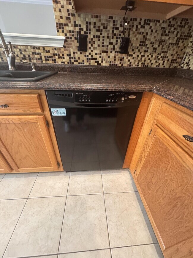 Building Photo - Spacious 4-Bed, 2.5-Bath Home in Mauldin –...
