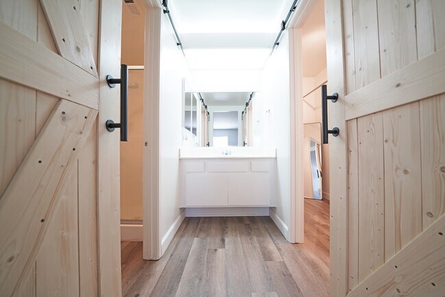 Building Photo - 28015 Sarabande Ln