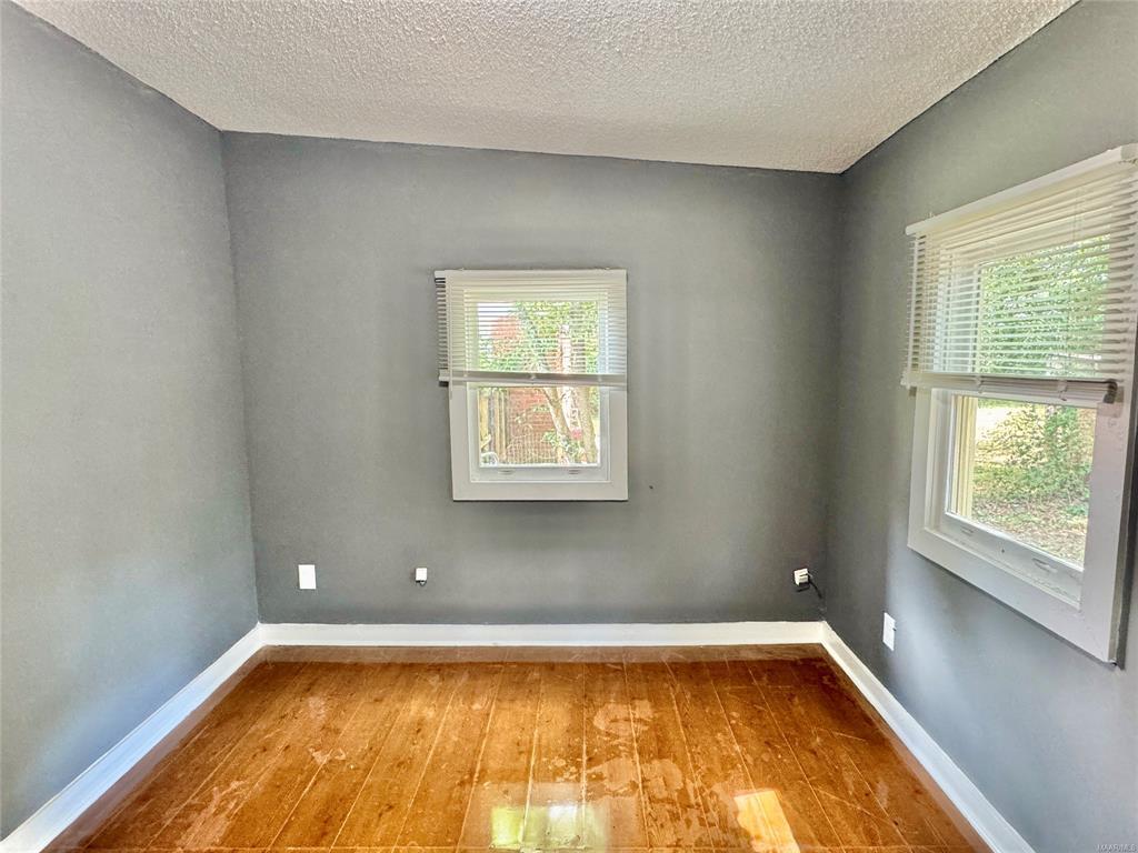 Building Photo - 208 Bradley Dr