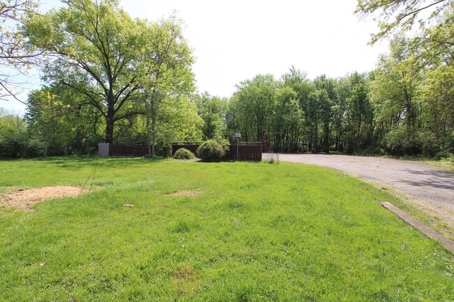 Building Photo - 3 Bed 1 Bath House