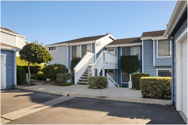 Building Photo - San Clemente 2 Bedroom Condo!