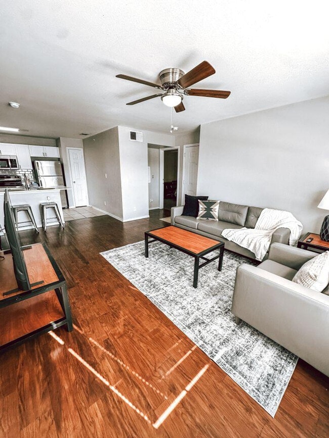 Building Photo - 1201 Cleveland St