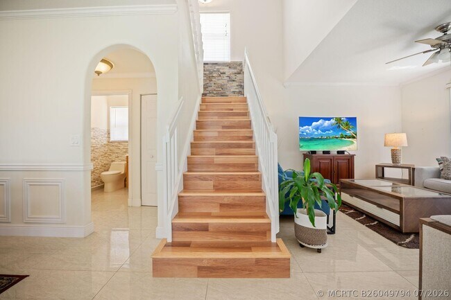 Building Photo - 9058 Alexandra Cir