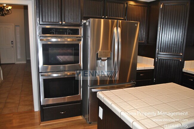 Building Photo - 2226 Fort Point Dr