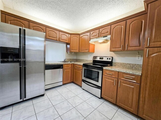 Building Photo - 2900 NW 42nd Ave